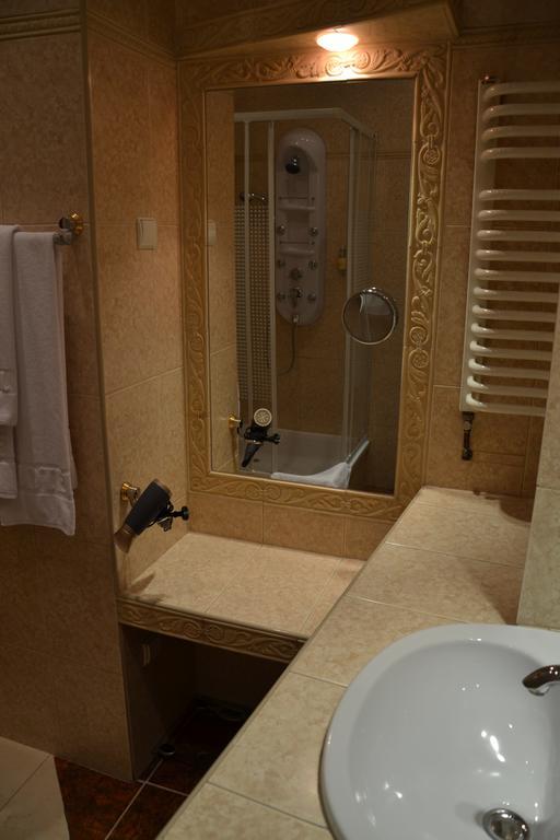 Hotel Bristol Tarnów Oda fotoğraf