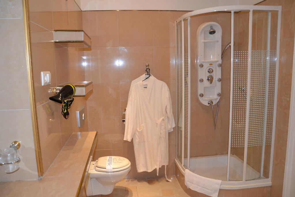 Hotel Bristol Tarnów Dış mekan fotoğraf